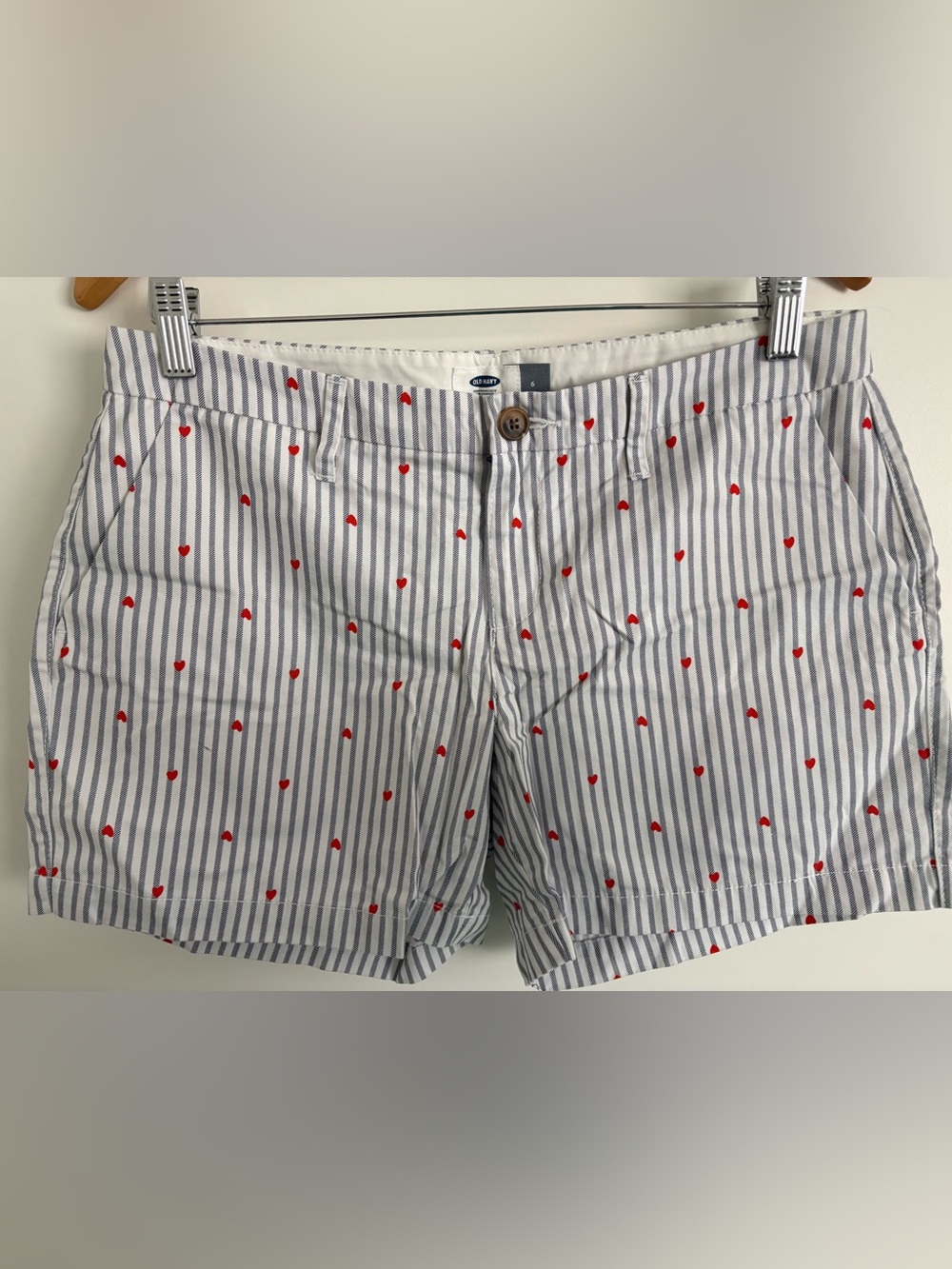 Old Navy Hot Ed Shorts Womens - Blue & White Stripes - Heart Print - Size 6.